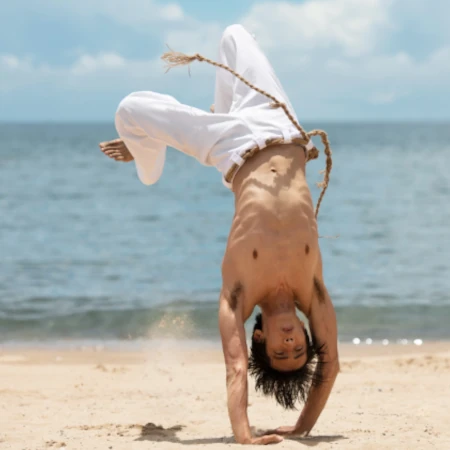 Capoeira para crianças no Clube Paulista